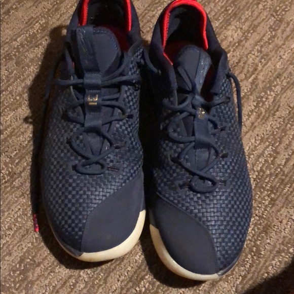 Size 13 Lebrons, worn once. 150 brand new. - Picture 4 of 5